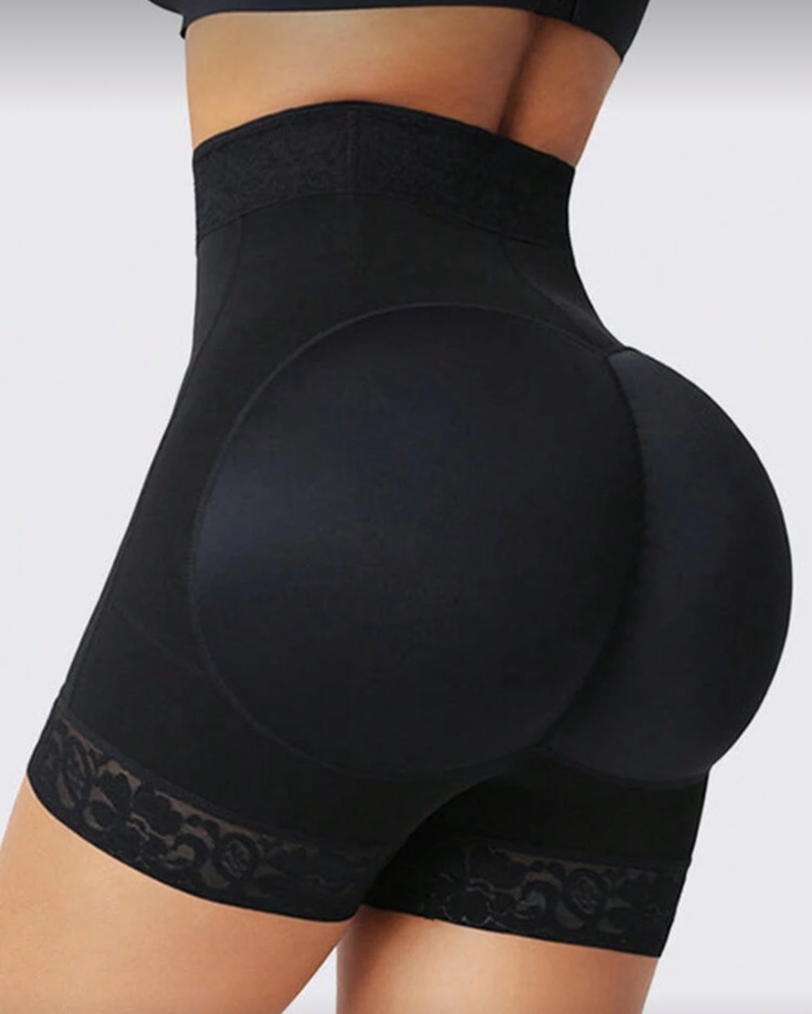 FAJA TIPO SHORT LEVANTA COLA